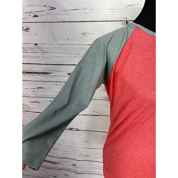 Lularoe Randy Gray Red 3/4 Sleeves Ragland Style Top NWT Size x-Small XS - Picture 5 of 9